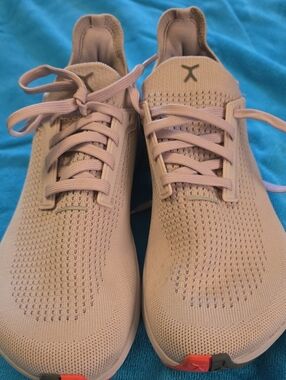 Flux Adapt Runner (Sand) -Gently Worn One Time